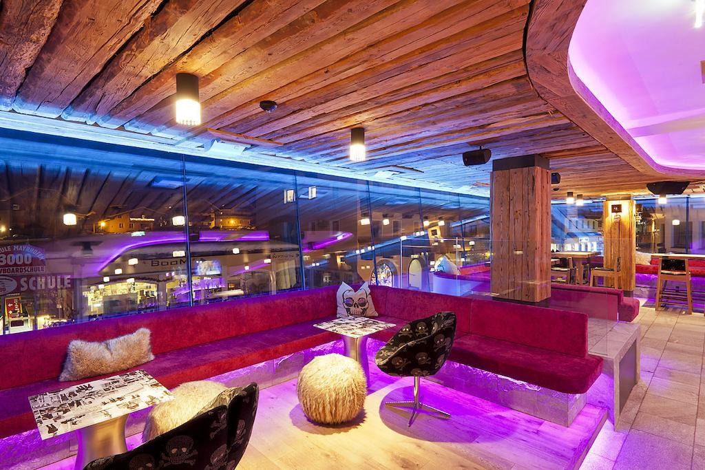 Harakiri Partyhouse Hotell Mayrhofen Exteriör bild